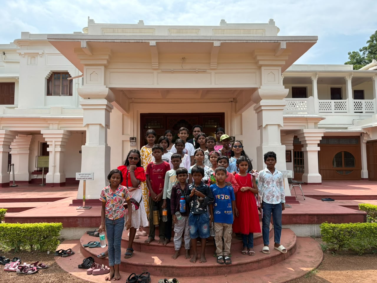 An Educational Excursion to Rabindra Bhavan Museum, Shantiniketan